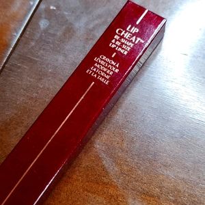 Charlotte Tilbury Lip Cheat in Iconic Nude